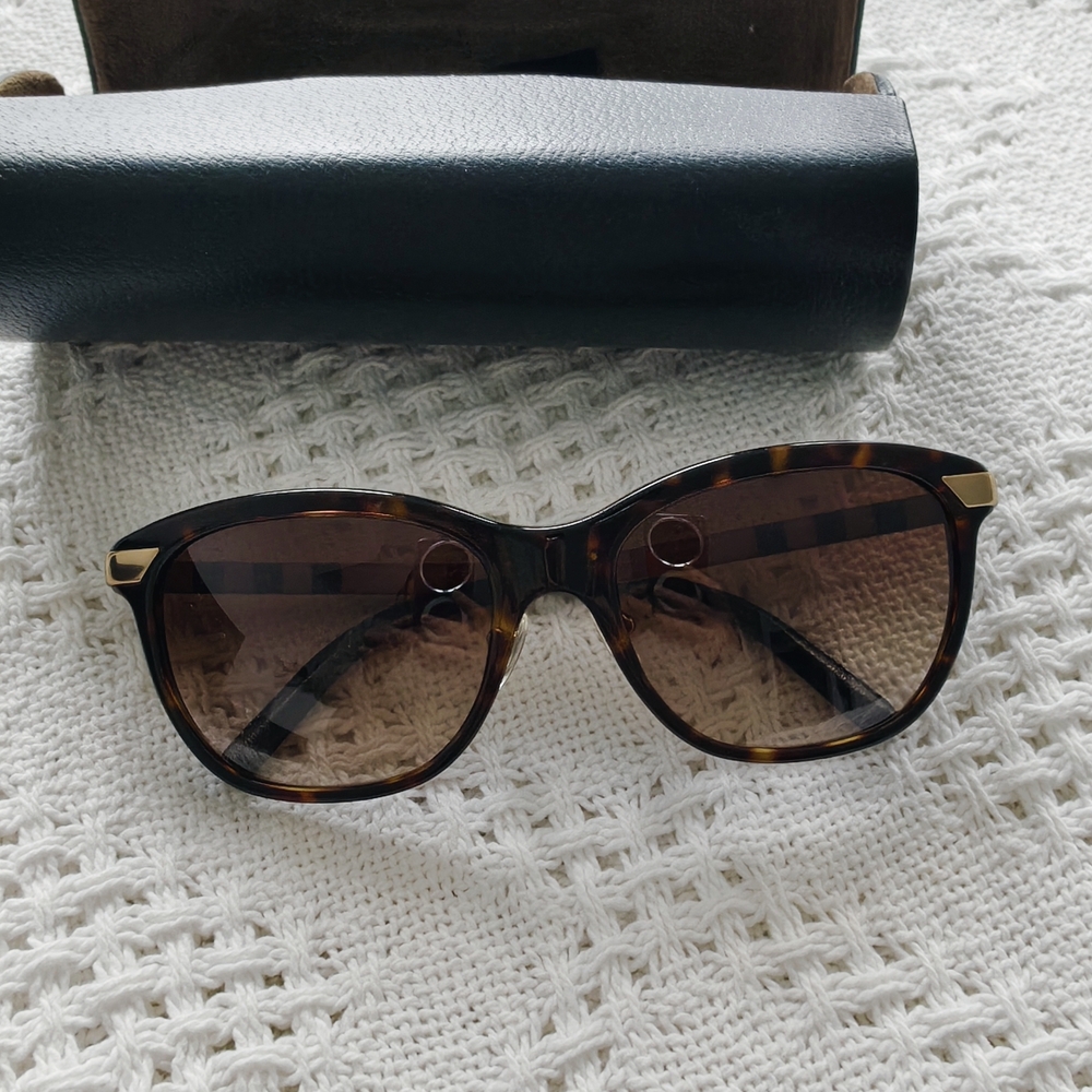Burberry Sunglasses with Brown Lenses